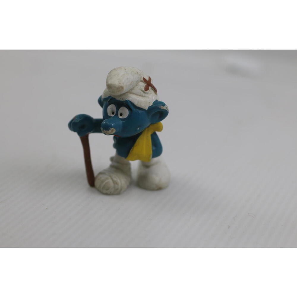 Smurfs Injured Smurf Vintage PVC Collectible Figure Bully